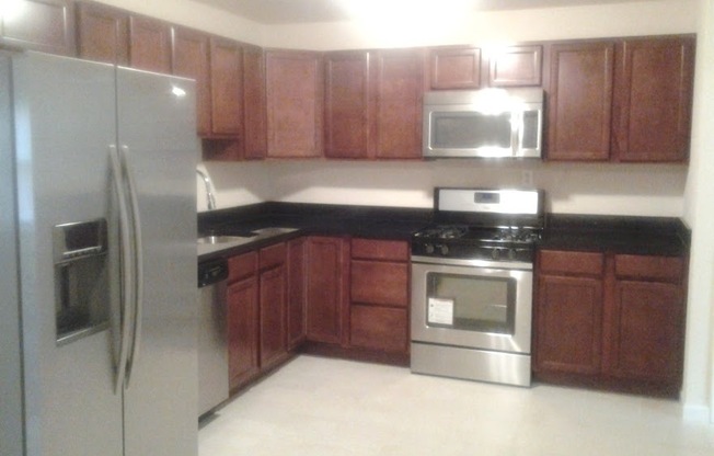 Beautiful and spacious 5 BR/2BA minutes from UMD campus