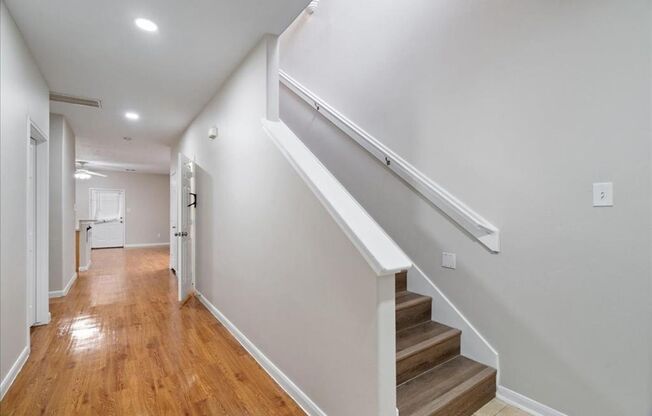 Roomy 4bdr Near NRG