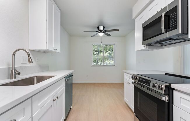 2 beds, 1 bath, 800 sqft, $1,745, Unit 103A