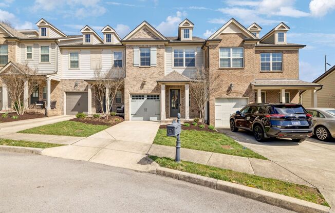 3 BR/2.5 BA Luxury Townhome