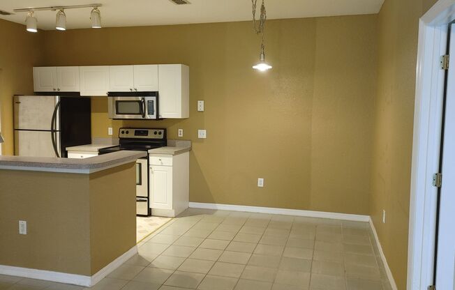 Lovely 2 bed 2 bath condo available