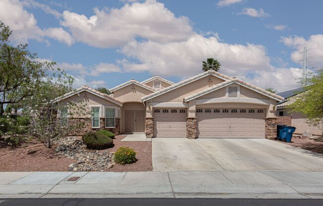 Single story home with spa and bonus master closet