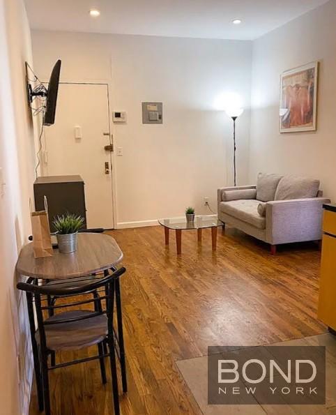 1 bed, 1 bath, $3,495, Unit 2E