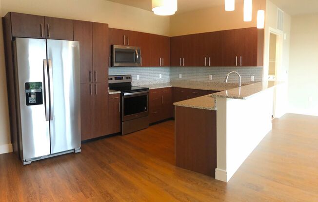 1 bed, 1 bath, 747 sqft, $1,800, Unit 810