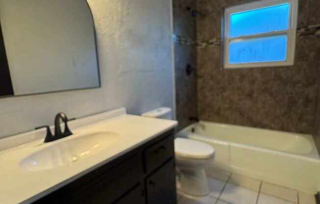 3 beds, 2 baths, $1,650