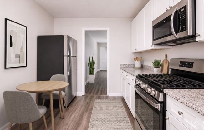 2 beds, 1 bath, 850 sqft, $1,100, Unit 00-F3
