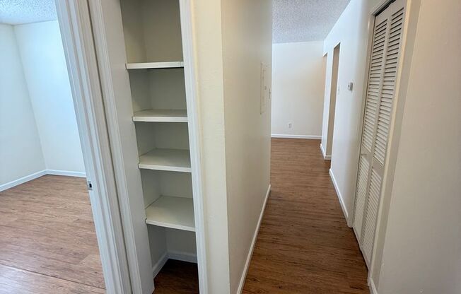 2 beds, 1 bath, 705 sqft, $765, Unit 837-Unit 2