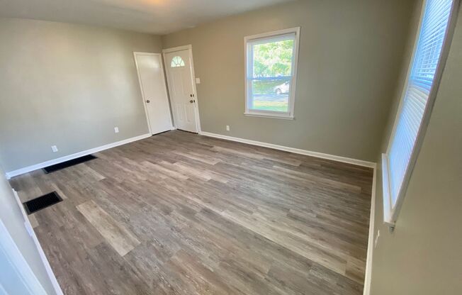 2 beds, 1 bath, $1,095