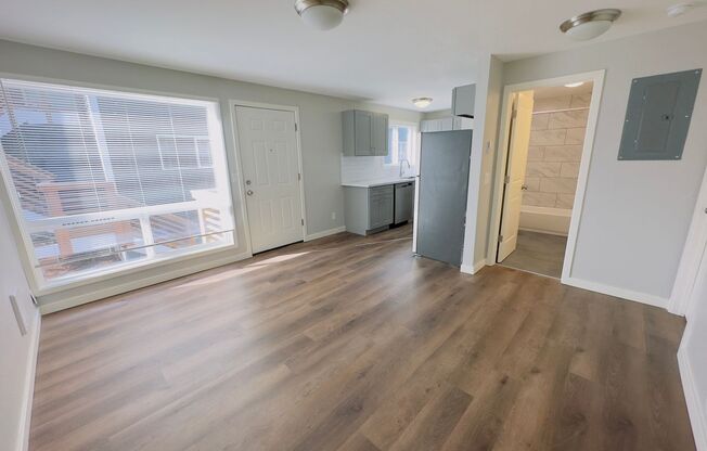 1 bed, 1 bath, 676 sqft, $1,500, Unit 923 - 3