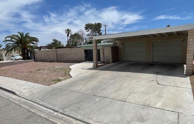 2283 Natalie Ave ! Single Story 4 Bed/ 3 Bath Home !
