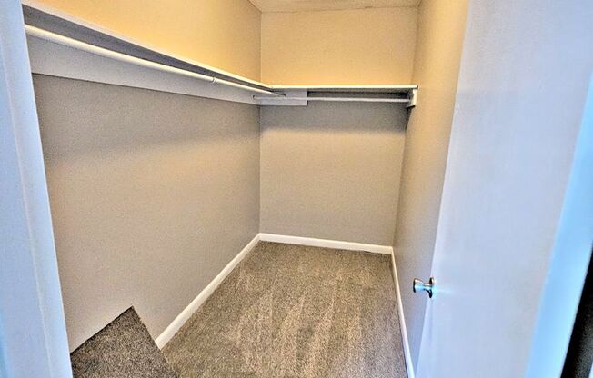 2 beds, 1.5 baths, 1,044 sqft, $900, Unit 9C