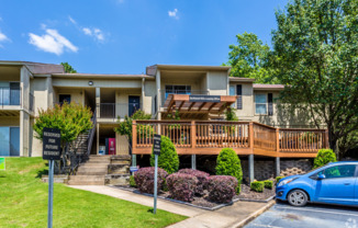 Northwest Hills Apartments