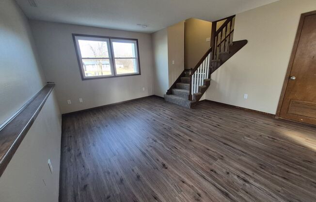 Pet Friendly 2 bedroom, 1.5 bathroom duplex in cul-de-sac near Pioneer Park!