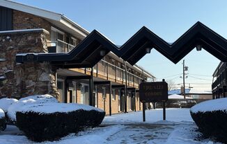 Studio with Parking Included Available Furnished Close to Transportation