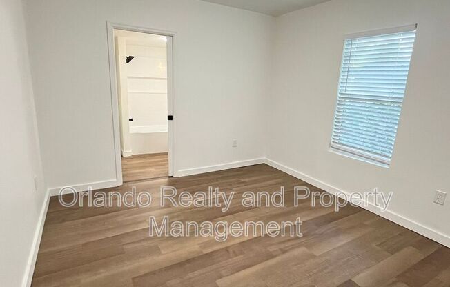 1521 NIEUPORT LN