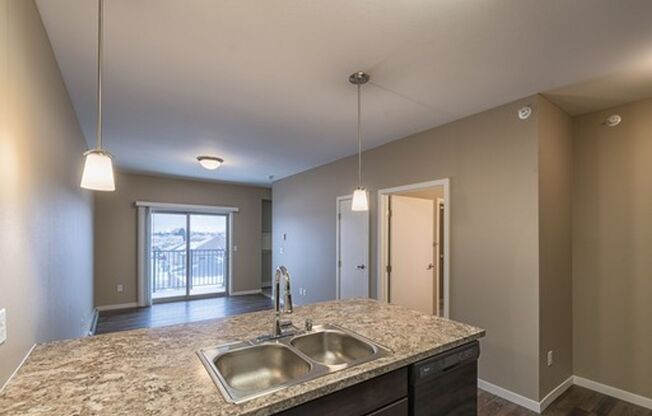 Studio, 1 bath, 594 sqft, $985, Unit 302