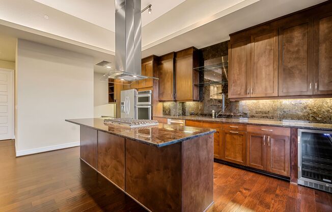 2 beds, 2.5 baths, 2,196 sqft, $8,732, Unit 1921