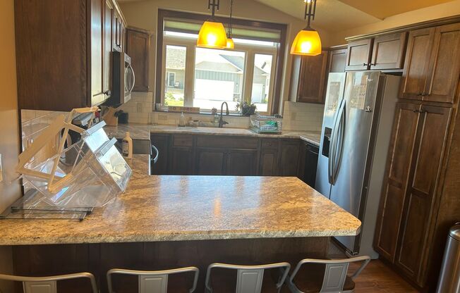 4 Bed 3 Bath Home South East Sioux Falls!  FULLY FURNISHED!!