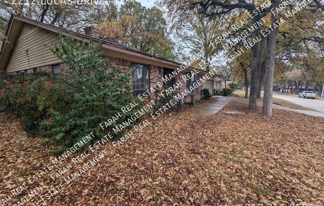 2212 LUCAS DR