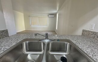 Studio, 1 bath, 500 sqft, $780, Unit 19