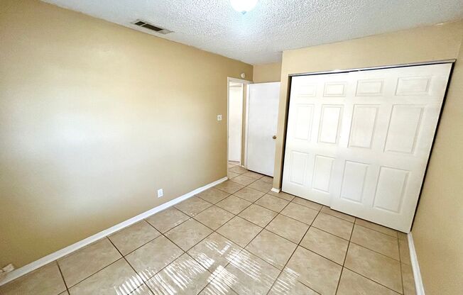 3 beds, 2 baths, $1,599