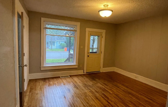 4 beds, 1 bath, $1,500