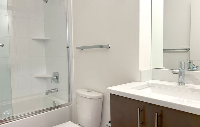 Studio, 1 bath, 450 sqft, $1,475, Unit 108