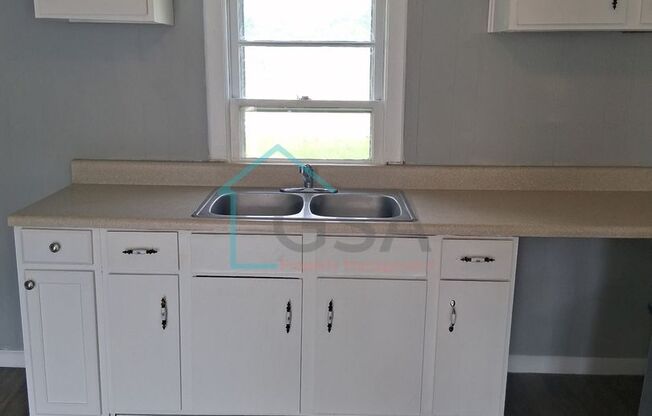 2 beds, 1 bath, 878 sqft, $1,000, Unit 222 Earl Street-1
