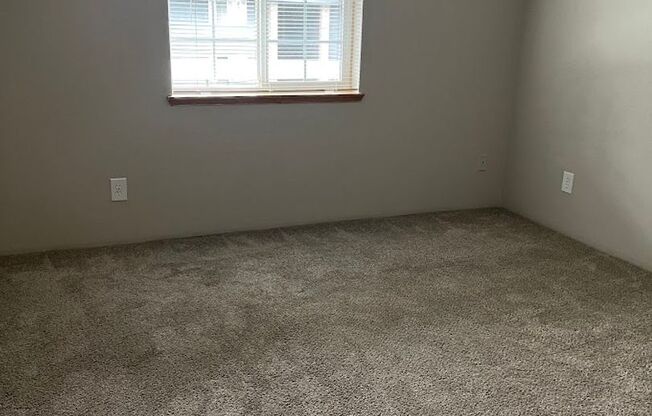 2 beds, 2 baths, 1,070 sqft, $1,625, Unit 08-201