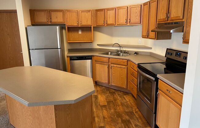 2 beds, 2 baths, 1,223 sqft, $1,675, Unit 931-100