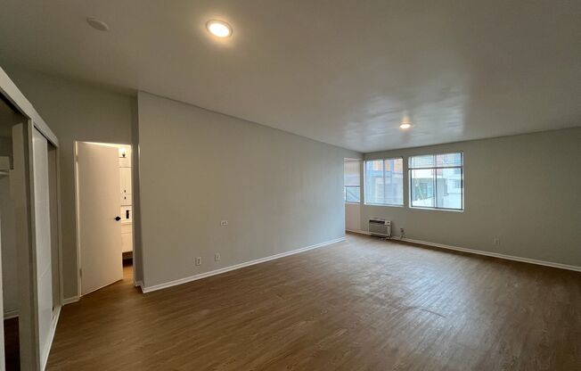 Studio, 1 bath, 615 sqft, $1,998, Unit 219