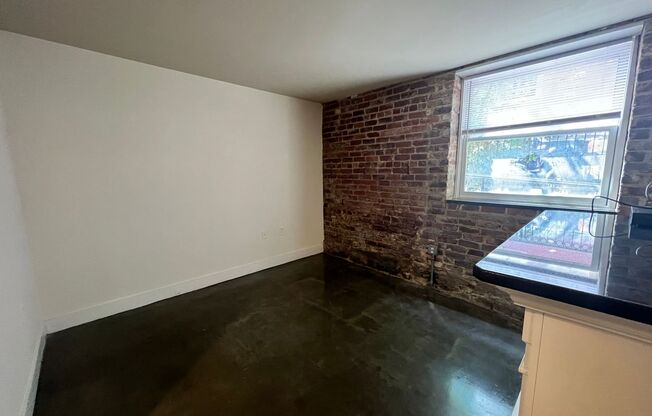 1 bed, 1 bath, 543 sqft, $1,122, Unit C03