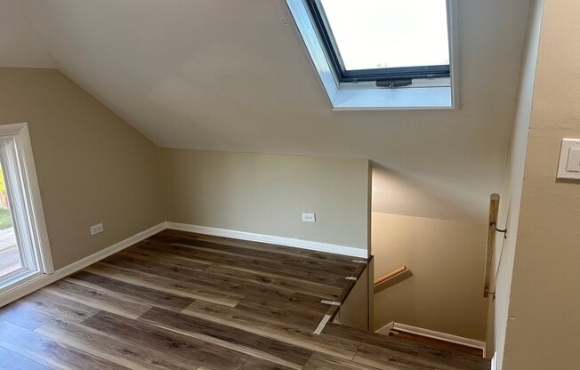 6243 W MONTROSE