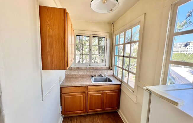 Studio, 1 bath, 400 sqft, $1,050