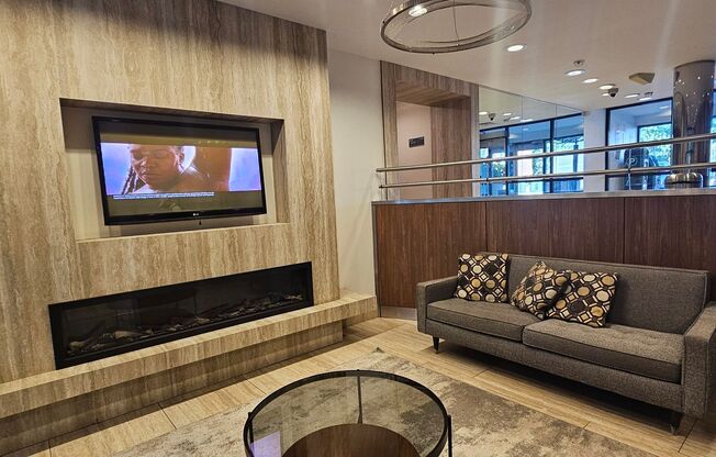 Pet-Friendly Apt in Ideal Brookline Location Near B, C, D Lines!