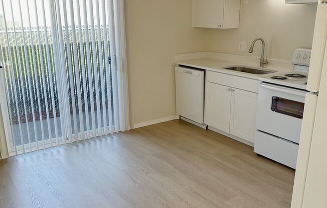 2 beds, 1 bath, $1,625, Unit 62