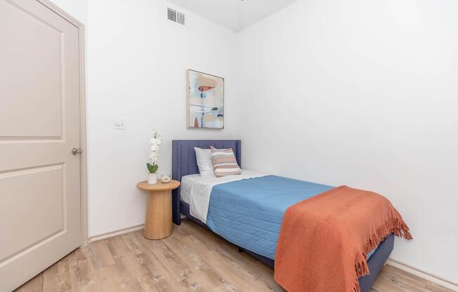 2 beds, 1.5 baths, 837 sqft, $1,179