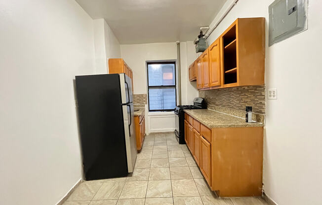 3 beds, 1 bath, $3,450, Unit 40