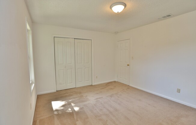 2 beds, 1 bath, $1,275