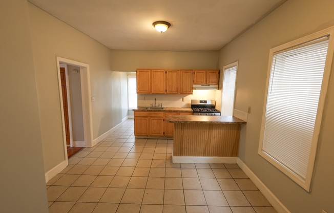 4 beds, 1 bath, 1,200 sqft, $3,600, Unit 2