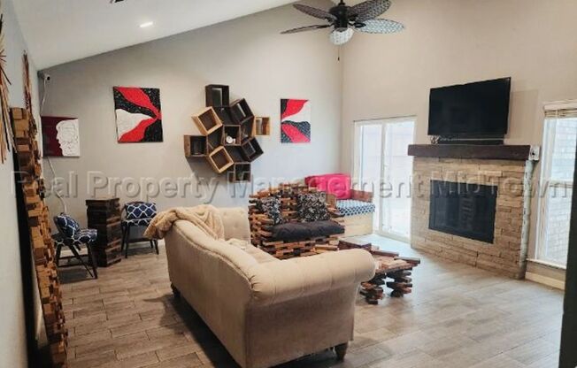 Charming Home in Established Community in N Arlington