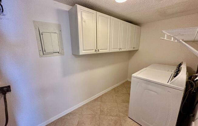 2 beds, 2 baths, $2,095, Unit #102