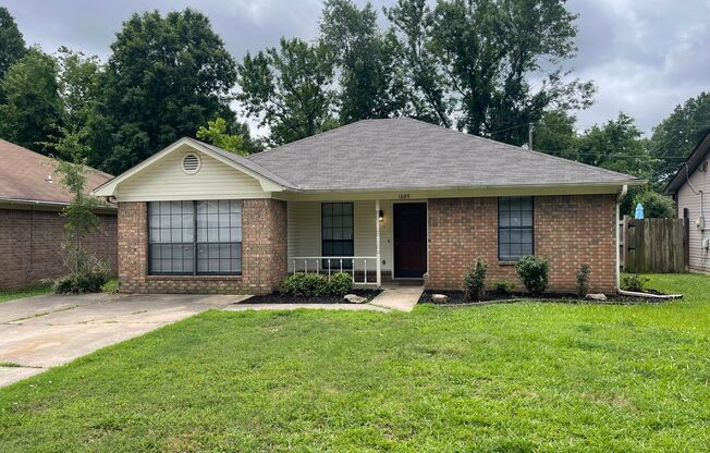 1609 Rushing Circle, Conway AR 72032 - Nice and affordable 3br 2ba near Hendrix College
