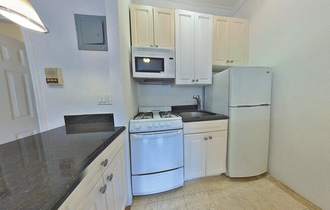 28 W 90 ST