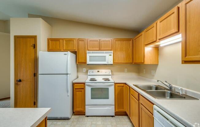 Upper Pineview Kitchen, 2 Bed/2 Bath