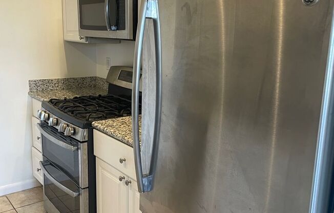 1 bed, 1 bath, 768 sqft, $1,510, Unit Royal York 211