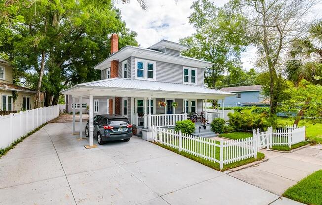 809 W PARK AVENUE