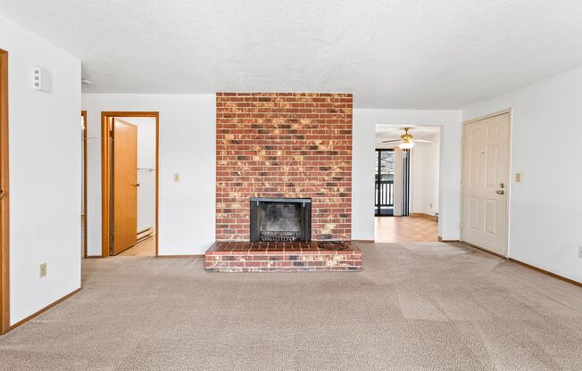 2 beds, 1.5 baths, 960 sqft, $1,650, Unit 3