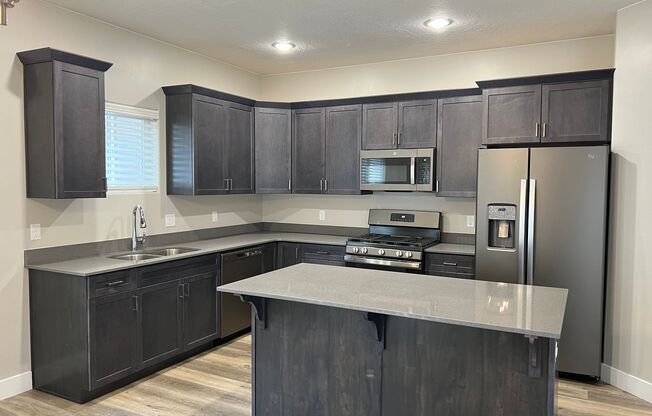 3 beds, 2.5 baths, $1,795, Unit UNIT A