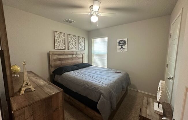 3 beds, 2 baths, $1,595